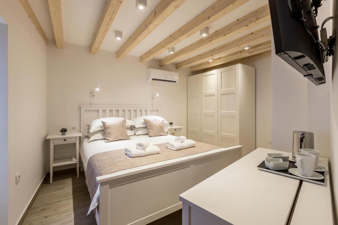 ספליט Cosmijeva Luxury Rooms מראה חיצוני תמונה